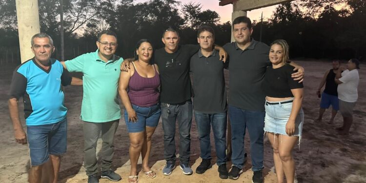 Deputado Severo Eulálio visita obras na localidade Furnas