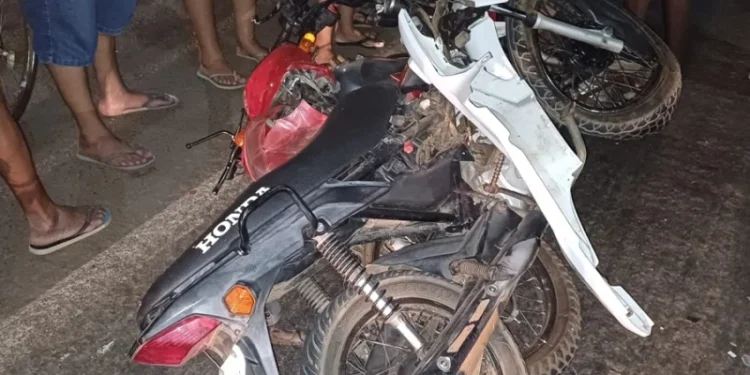 Colisão frontal entre motos deixa uma pessoa morta na BR-343