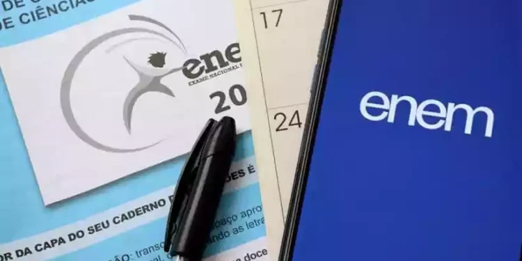 Professor aposta em temas para a redação do Enem 2024