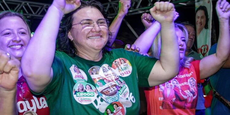 Nos braços do povo, Jôve Oliveira comemora a reeleição com 72% dos votos em Piripiri