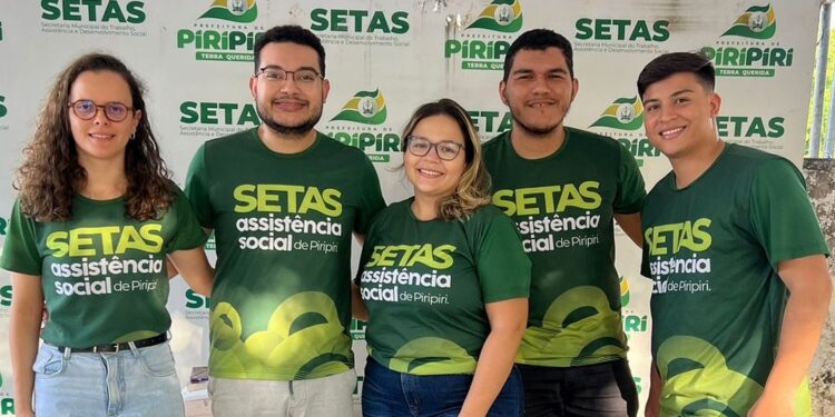 SETAS realiza ação nos cemitérios durante visitação no dia de finados