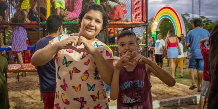 Prefeita Jôve Oliveira inaugura Parque das Crianças Emilly Souza