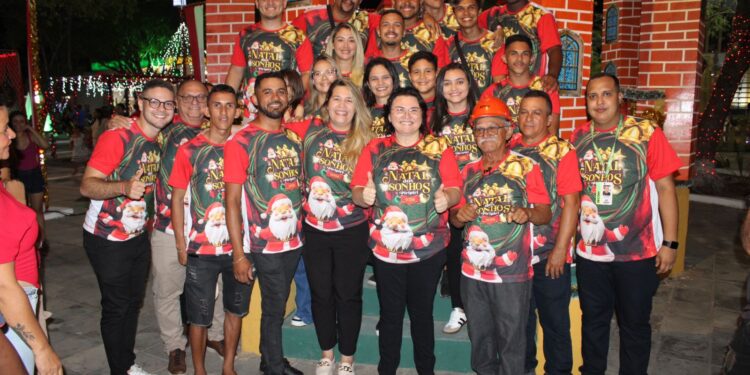 Prefeita Jôve Oliveira ao lado do povo celebra a magia do Natal dos Sonhos 2024