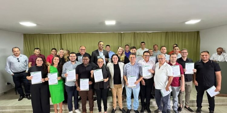 Nova equipe de secretários é empossada para o segundo mandato da prefeita Jôve Oliveira em Piripiri