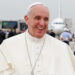 Papa Francisco apresenta “leve melhora” em quadro de saúde, aponta boletim médico