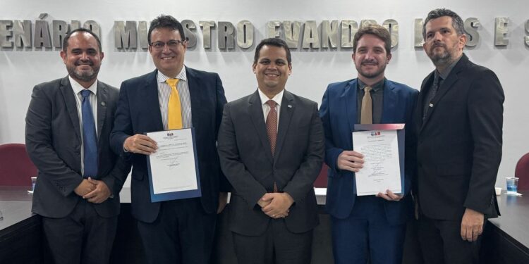 Advogado piripiriense José Amancio Neto assume cargo na OAB-PI