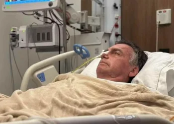 Bolsonaro tem piora clínica e segue sem previsão de alta da UTI