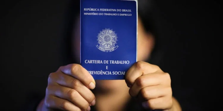 Brasil registrou 71,5 mil postos formais de trabalho em março