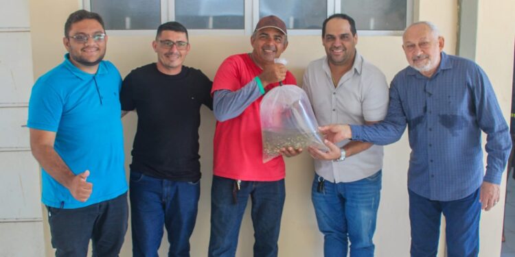 Prefeitura de Piripiri distribui 50 mil alevinos por meio da secretaria de Agricultura Familiar