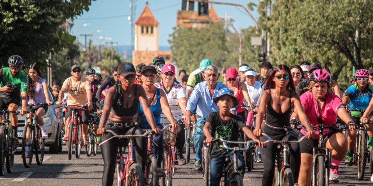Passeio Ciclístico e sorteio de prêmios marca o Festival do Trabalhador em Piripiri