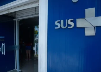 Governo anuncia 3,5 mil bolsas para formação e atuação de médicos especialistas no SUS