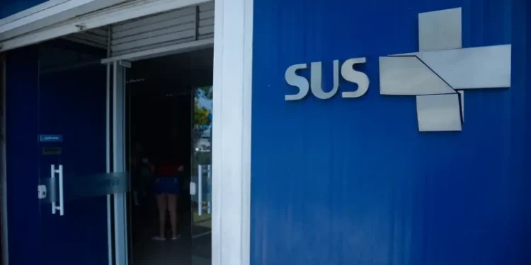 Governo anuncia 3,5 mil bolsas para formação e atuação de médicos especialistas no SUS