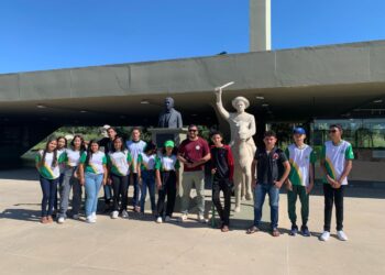 Escola Cândido José da Silva promove aula de campo sobre a luta piauiense pela Independência