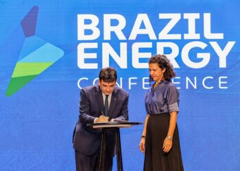 Governador anuncia liberação de R$ 10 bilhões para investimentos no Nordeste