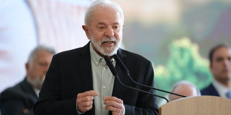 Lula diz que responderá tarifa de Trump pela Lei da Reciprocidade