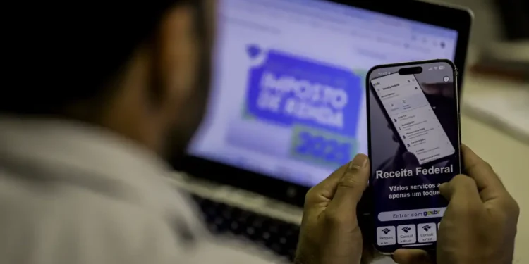 Receita paga nesta quinta terceiro lote de restituição do IR de 2025