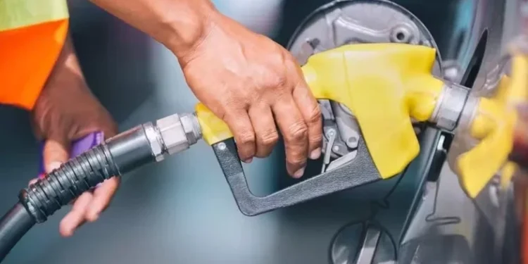 Nova gasolina com 30% de etanol passa a valer no Brasil; saiba o que muda