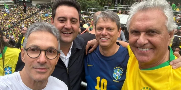 Governadores de direita agem como “ratos”, dizem filhos de Bolsonaro