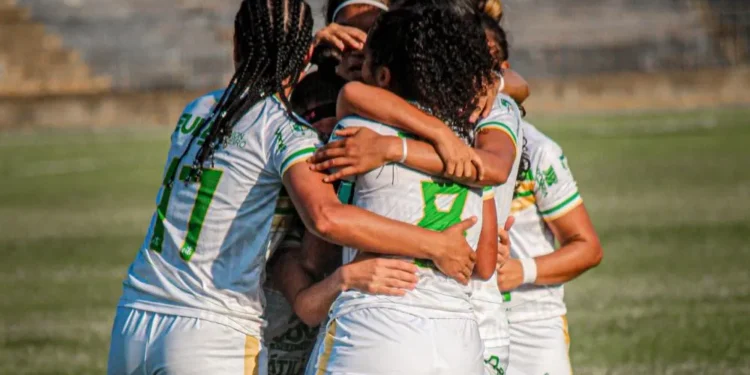 Com hat-trick de Lívia, Piripiri goleia o Tiradentes-PI e assume vice-liderança do Piauiense 2025