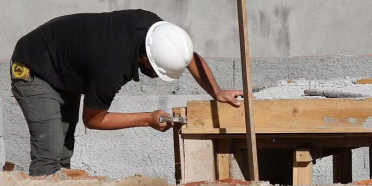 Piauienses poderão ter crédito para reforma de residência; veja como funciona