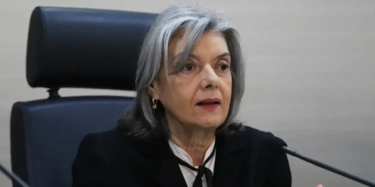 Cármen Lúcia defende mais mulheres no STF: ‘É importante ter mulheres em todos os lugares’