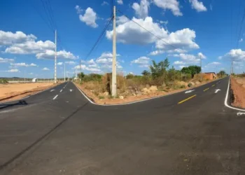 ÁREA COM POTENCIAL CONSTRUTIVO,NO PARQUE PETECAS,EM PIRIPIRI