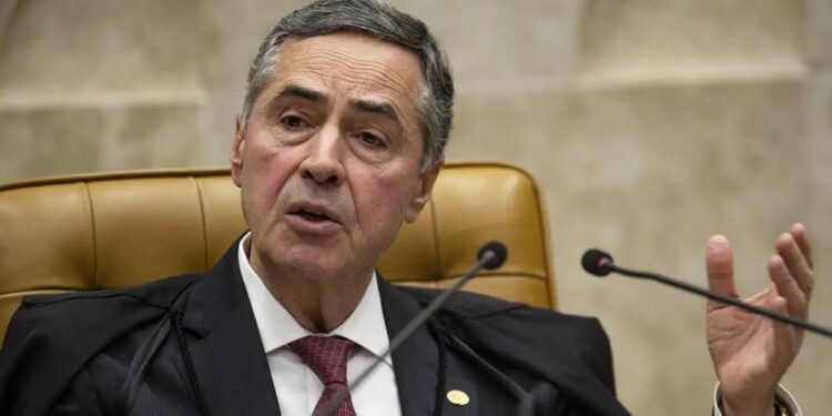 Barroso anuncia saída do STF e abre espaço para indicação de Lula