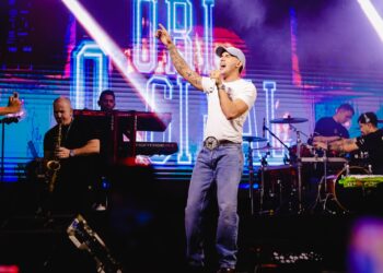 Prefeitura de Piripiri realiza mais uma edição do Festeja Piripiri com show de Zé Vaqueiro