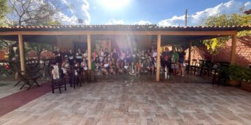 Confraternização dos Servidores da Escola Cândido José da Silva reúne equipe em clima de alegria e união