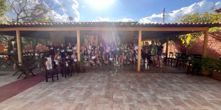 Confraternização dos Servidores da Escola Cândido José da Silva reúne equipe em clima de alegria e união