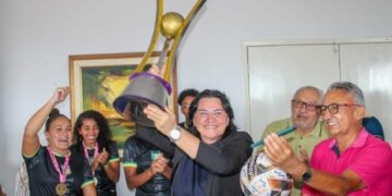 FUTEBOL FEMININO: AS CAMPEÃES DO PIAUÍ 2025,SÃO RECEBIDAS PELA PREFEITA JÔVE