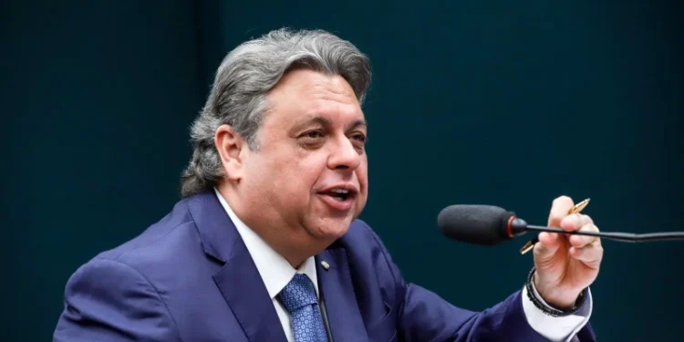 Júlio Arcoverde vai se licenciar da Câmara para assumir secretaria e abrir vaga para Elmano Férrer