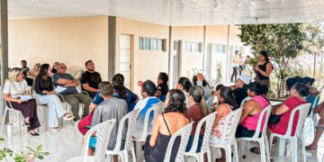 Catadores de recicláveis de Piripiri participam de reunião sobre entrega de novo galpão