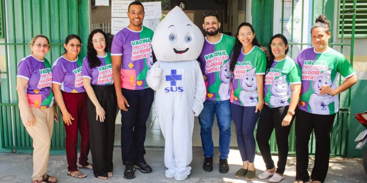 Piripiri realiza Dia D de Multivacinação e atualiza cadernetas de crianças e adolescentes