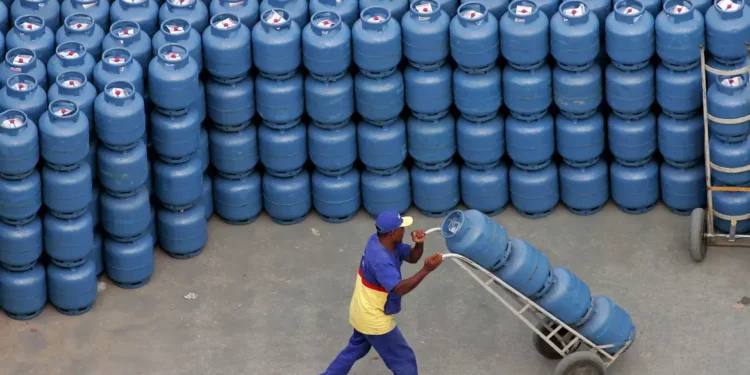 Beneficiários com NIS final 9 recebem Auxílio Gás nesta quinta-feira