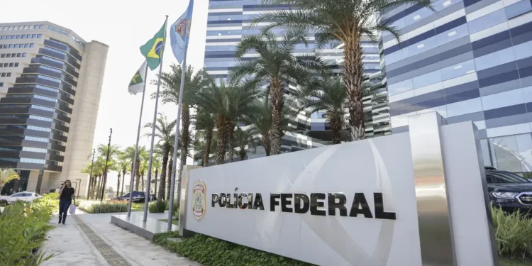 Fraudes no INSS: PF deflagra nova fase de operação em oito estados