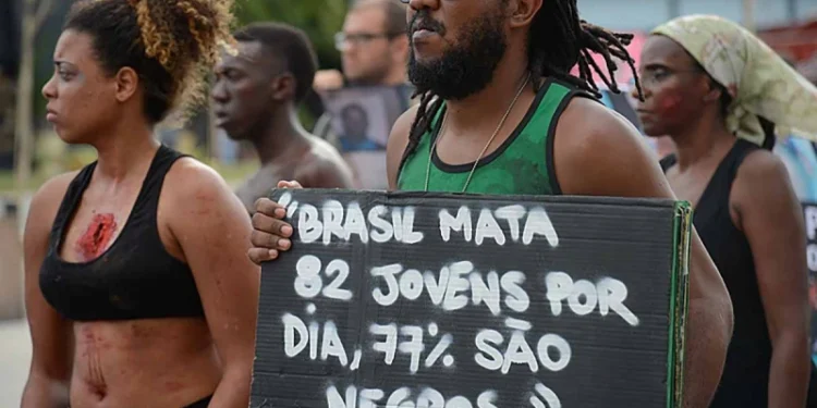 Dia da Consciência Negra: Estudo revela que 30% dos casos de racismo ocorrem no trabalho