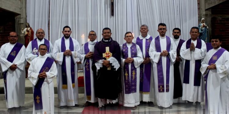 Missa de Despedida do Padre Roberto Francelino marca dia histórico na Paróquia Sagrado Coração de Jesus