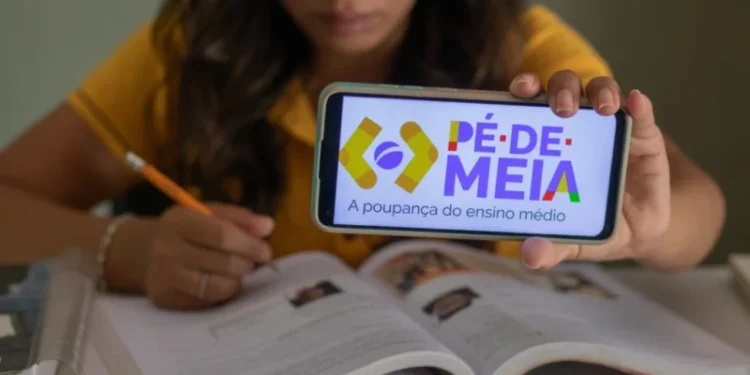 Pé-de-Meia: estudantes nascidos em novembro e dezembro recebem 9ª parcela nesta segunda-feira (01)