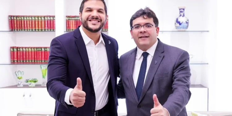 Rafael Fonteles anuncia pré-candidatura e defende Washington Bandeira como vice