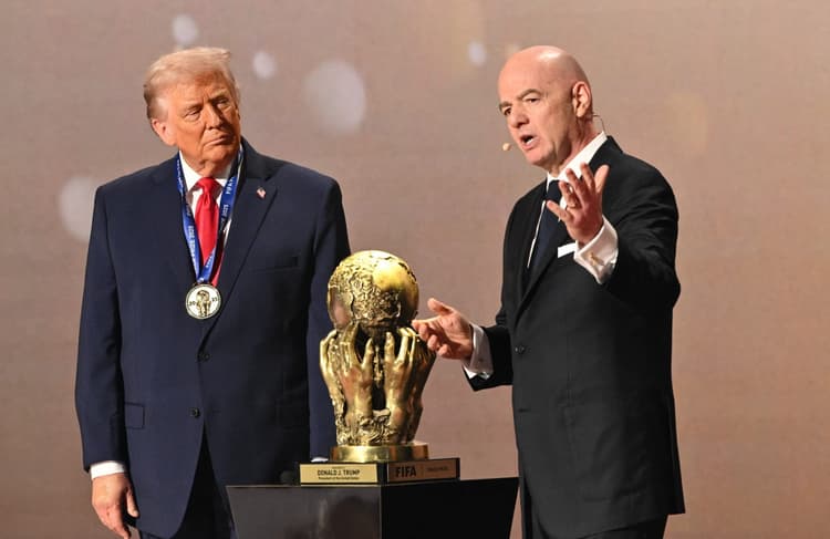 Trump estará na final da Copa do Mundo e entregará taça para campeão