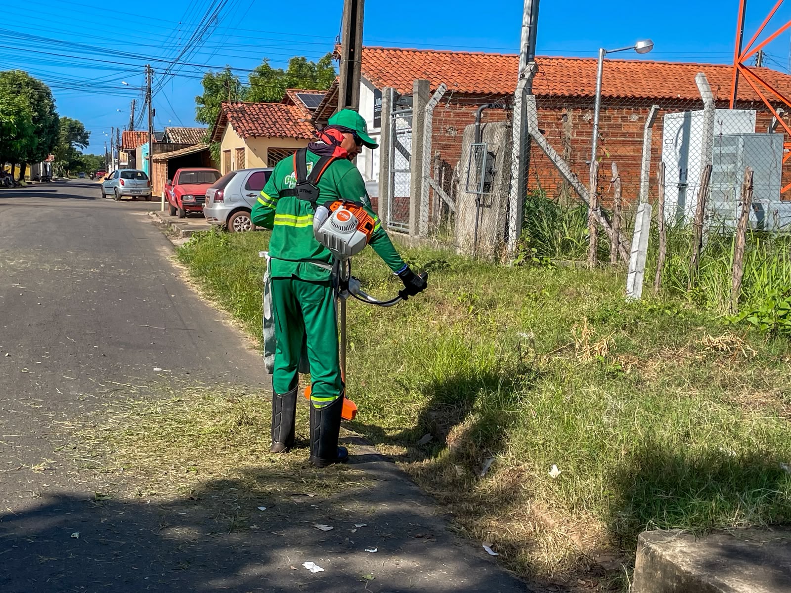 Prefeitura inicia Mutirão da Limpeza e contempla todas as ruas do bairro Vista Alegre