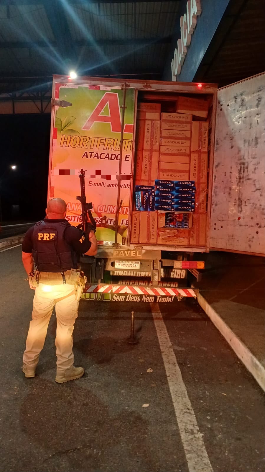 PRF apreende 200 mil maços de cigarros contrabandeados em São João da Fronteira (PI)