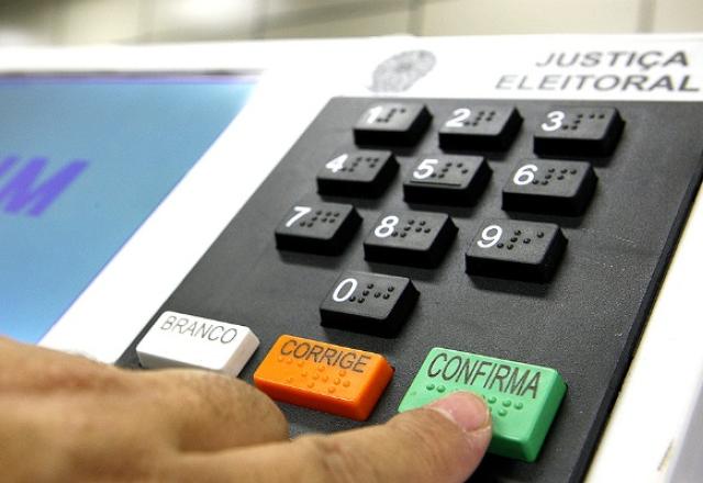 TSE define tempo de propaganda eleitoral; Lula lidera
