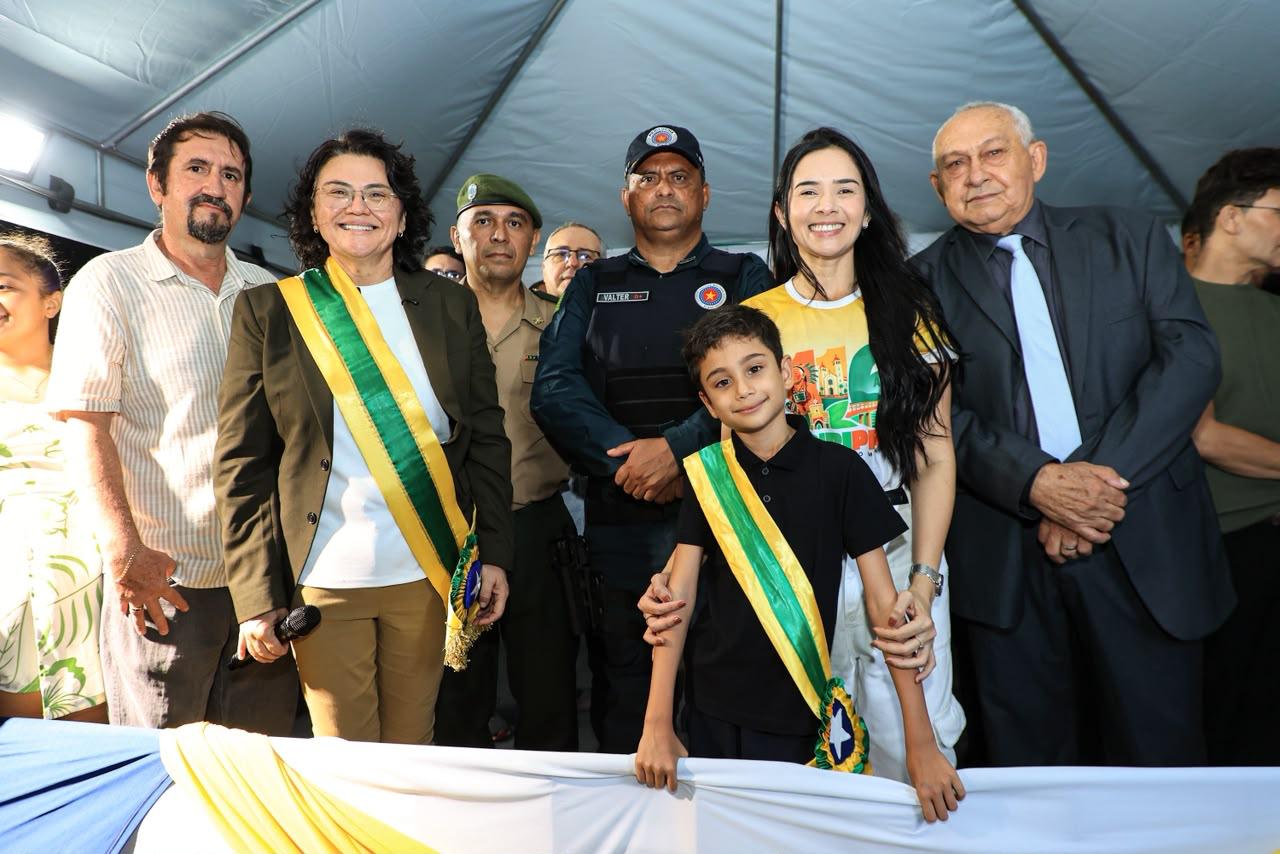 Desfile Cívico de 7 de Setembro reúne escolas, instituições e forças de segurança em Piripiri