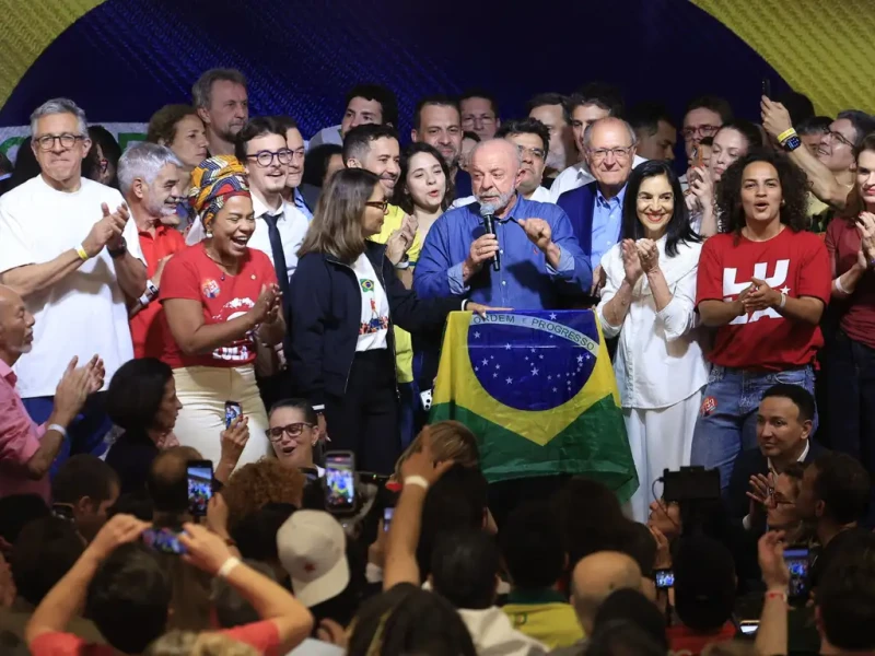 Lula anuncia mudanças no governo e promete investir em diversas áreas; veja quais
