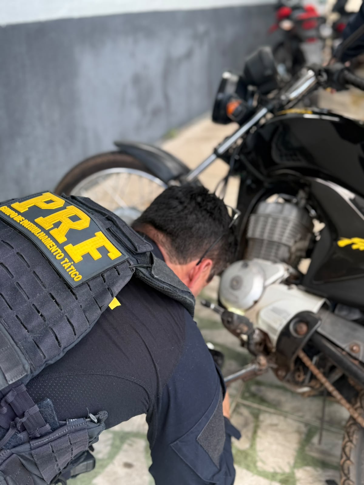 PRF apreende motocicleta com sinais de adulteração em Buriti dos Lopes (PI)