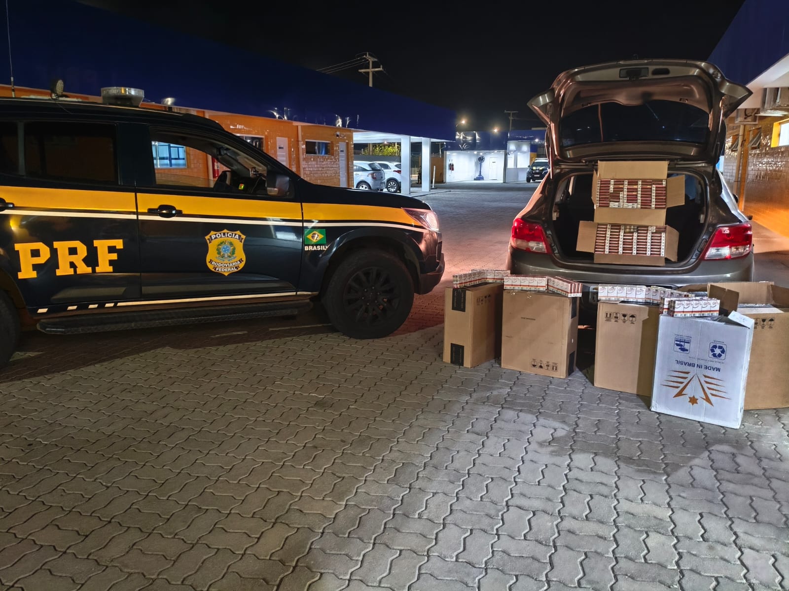 PRF apreende 4 mil maços de cigarros durante fiscalização na BR-402, em Parnaíba (PI)